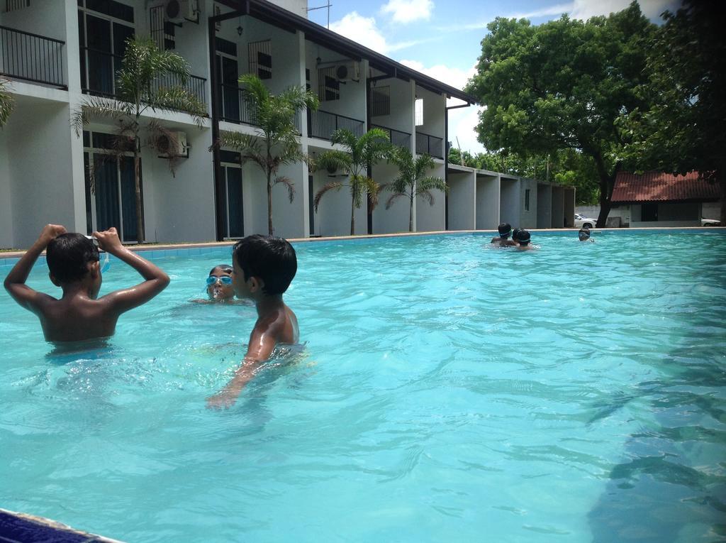 Samwill Holiday Resort Катарагама Экстерьер фото