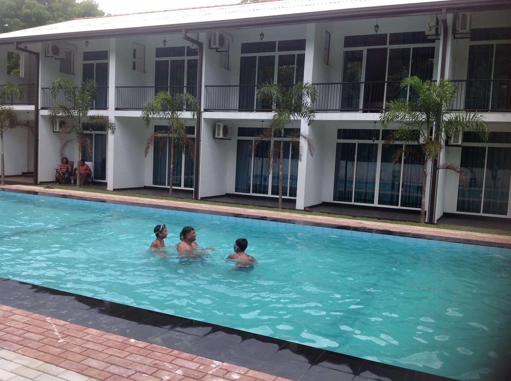 Samwill Holiday Resort Катарагама Экстерьер фото