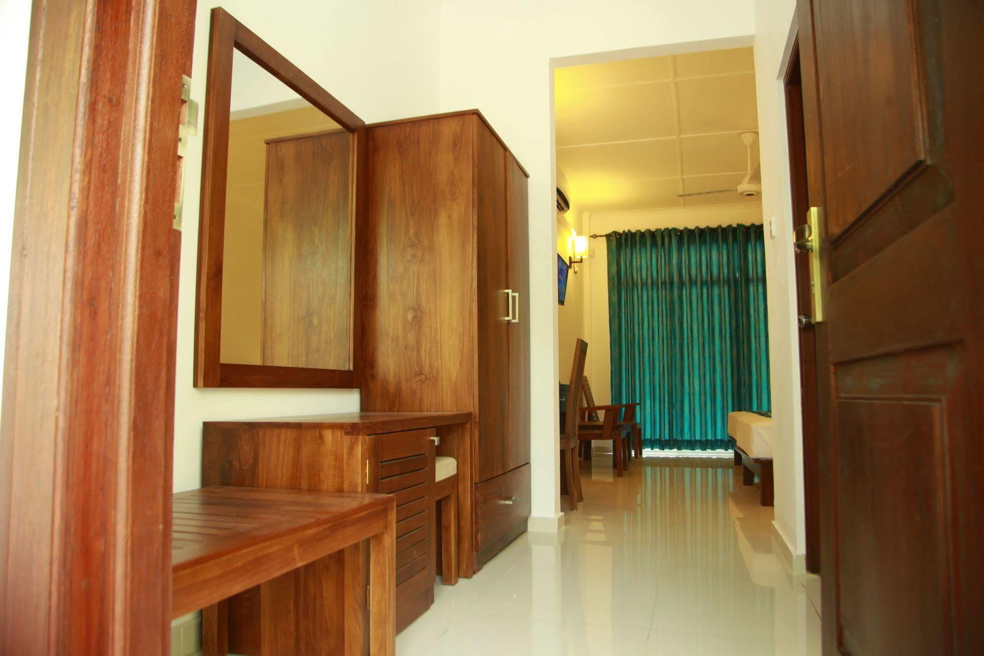 Samwill Holiday Resort Катарагама Экстерьер фото